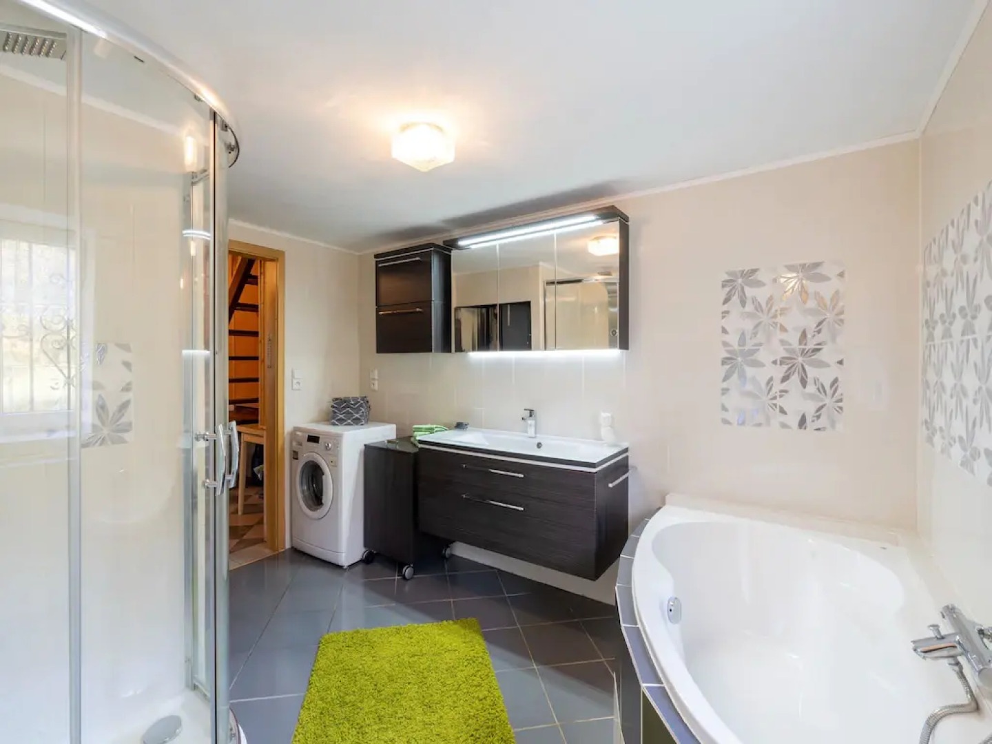 Secluded Holiday Home in Kraslice with Sauna, bubble bath