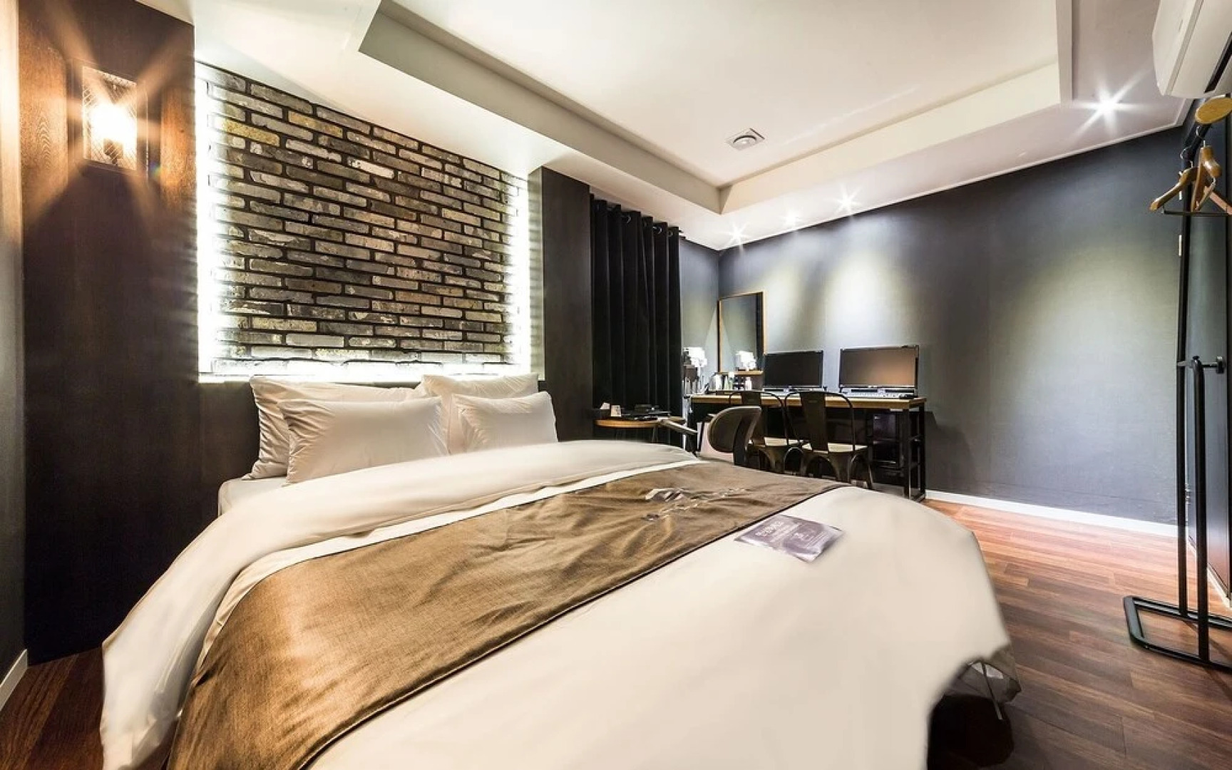 Sanbon Hotel in Cafe