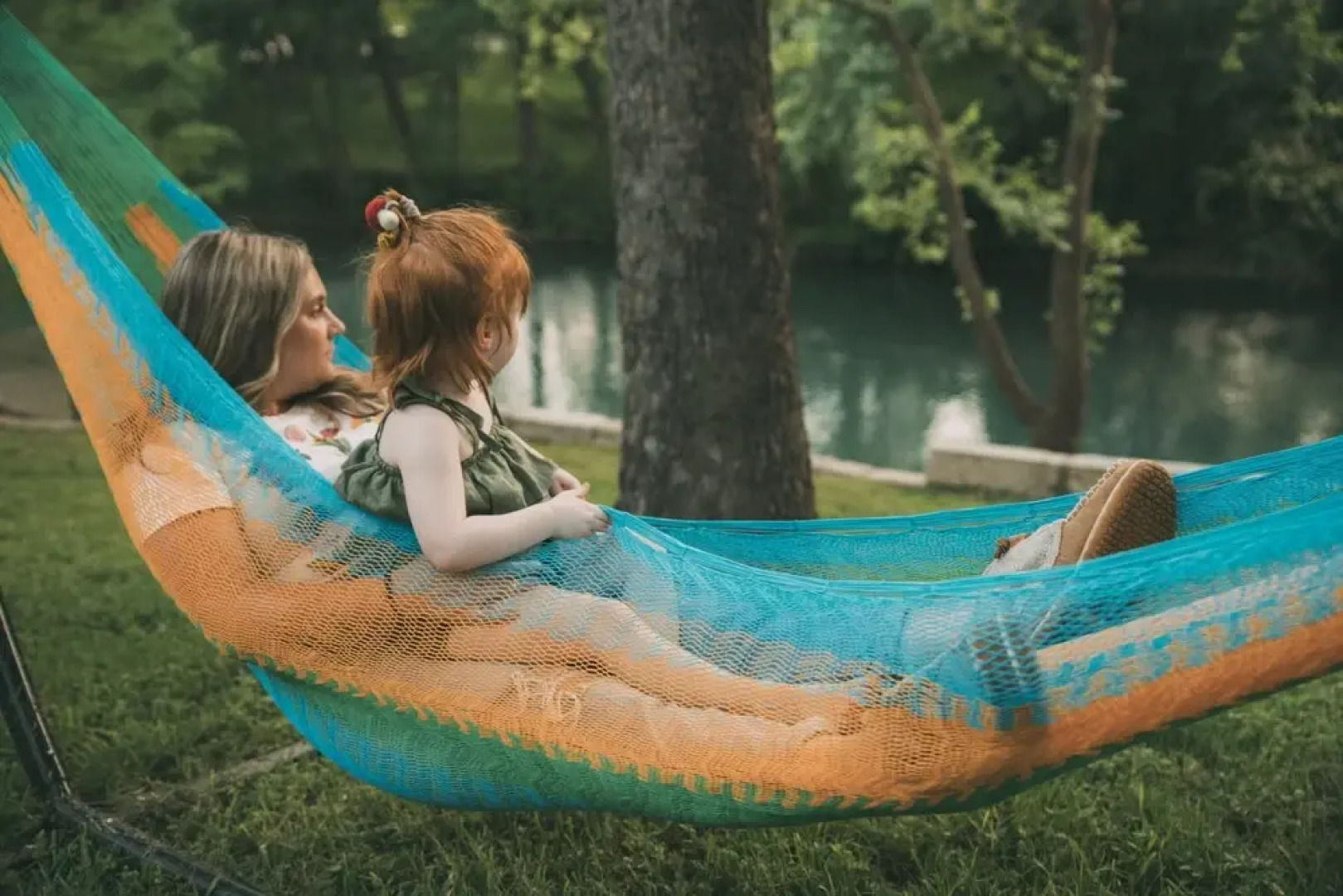 Earth Haus Stunning Riverfront Home