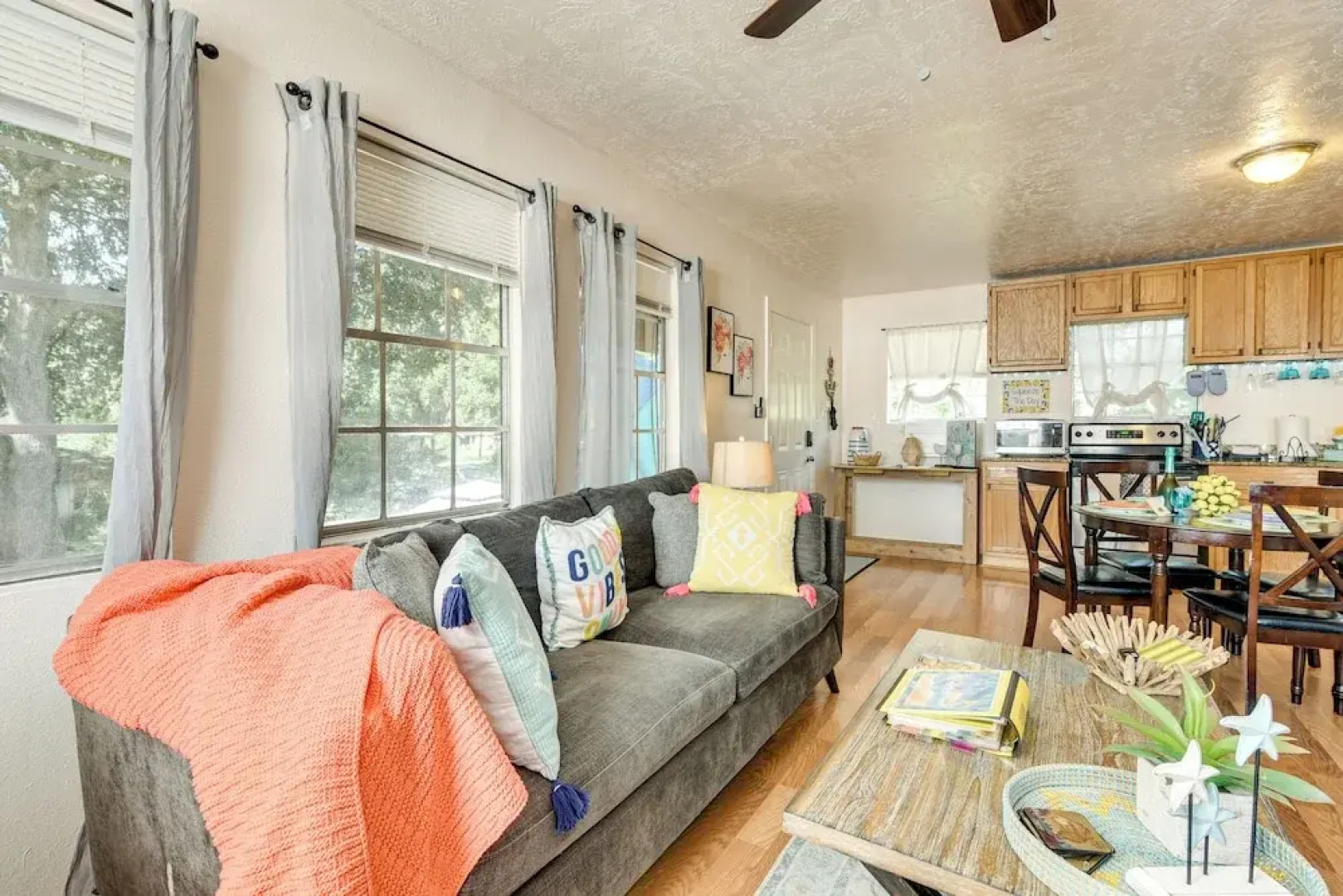 3 Mi to Boardwalk: Bacliff Apartment w/ Hot Tub