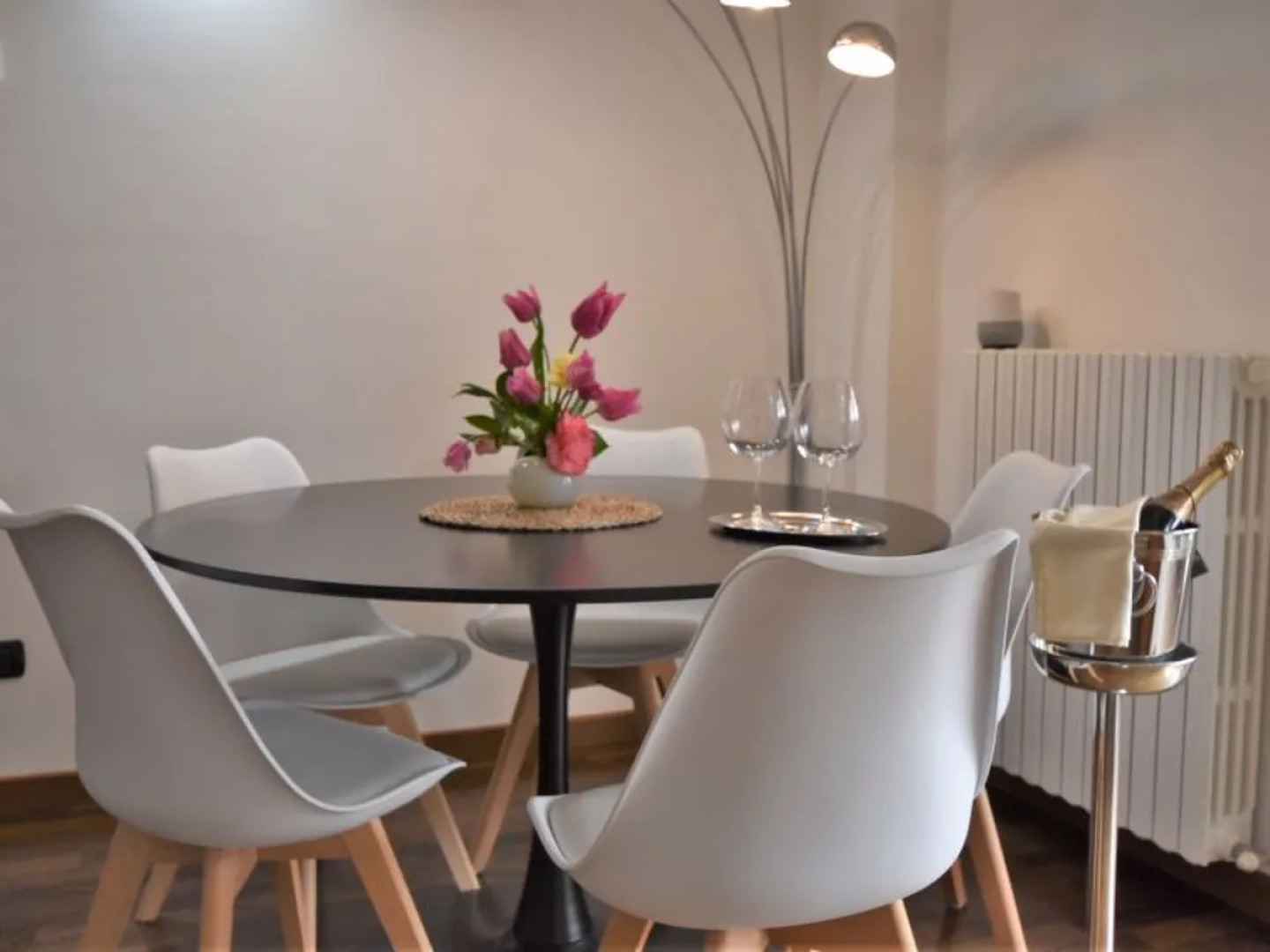 Valley View Pool Apartment