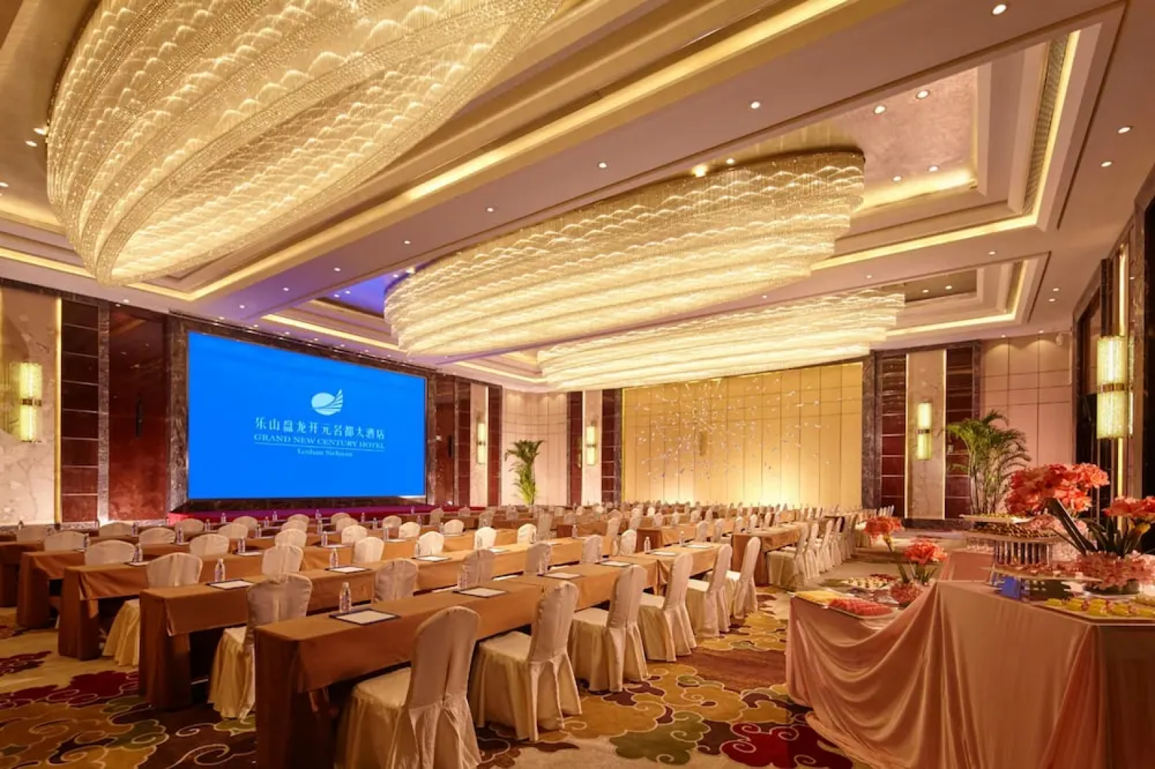 Grand New Centery Hotel Leshan