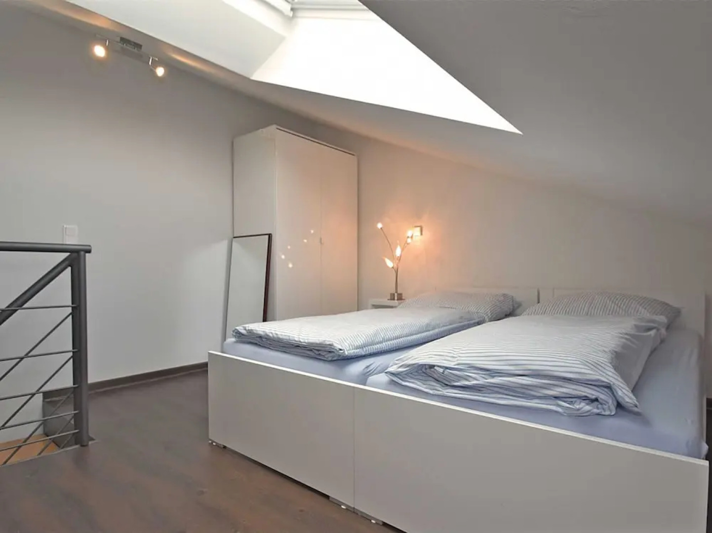 Stylish Kammerstein Stay