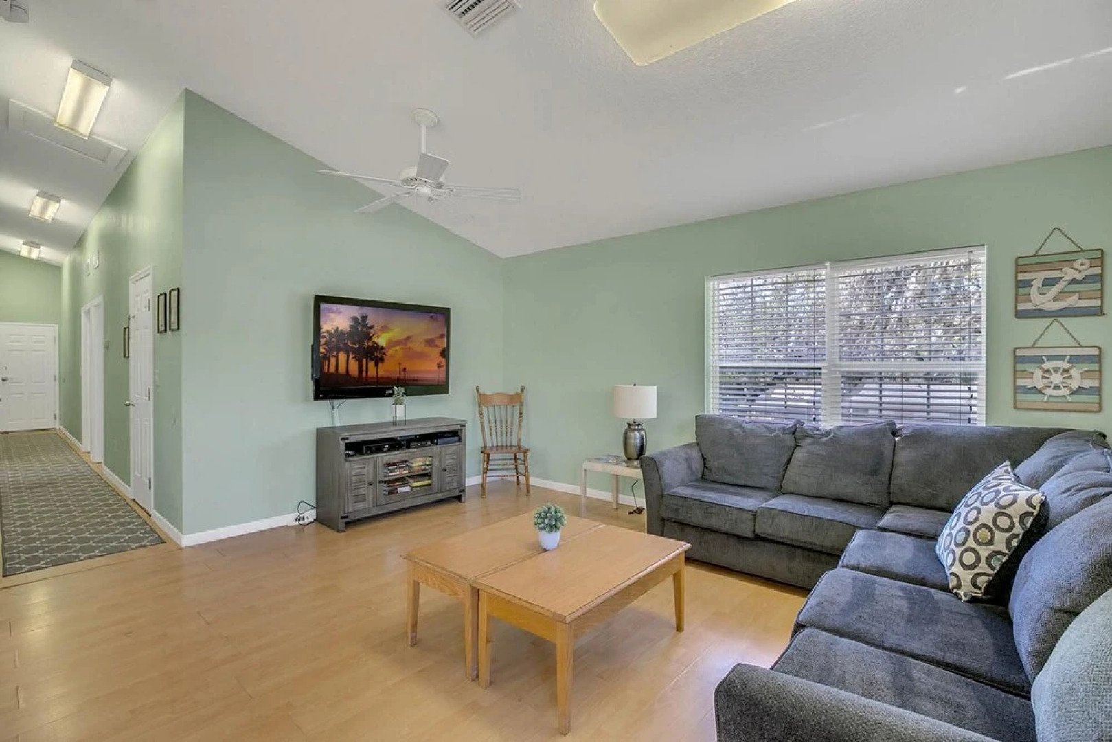 Group-Friendly Tarpon Springs Duplex by RedAwning