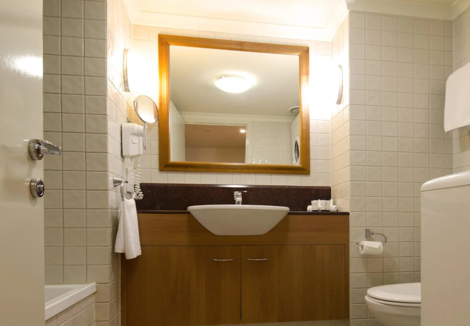 Cosmo Apartment Hotel