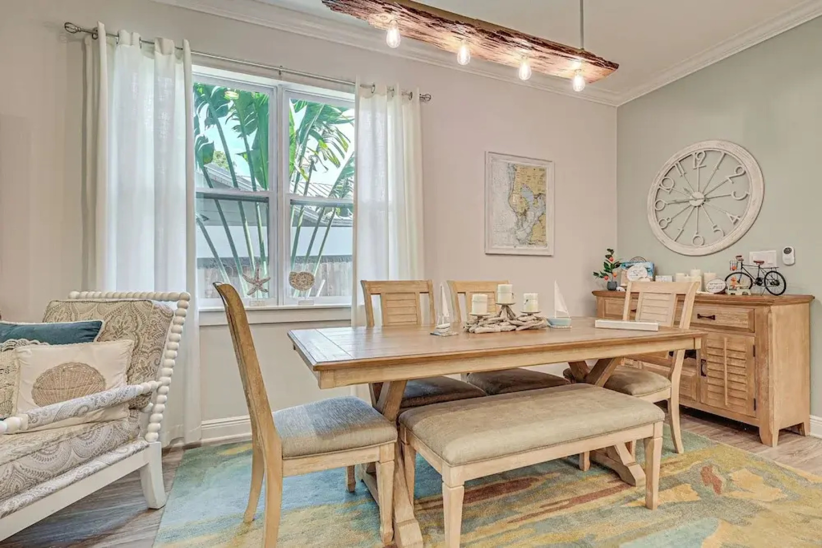 Airy Coastal Casa on Park: 6 Mi to Honeymoon Isle!