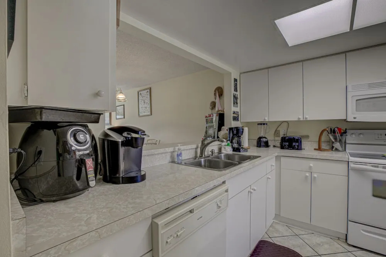 Beach Bay Breeze by Anna Maria