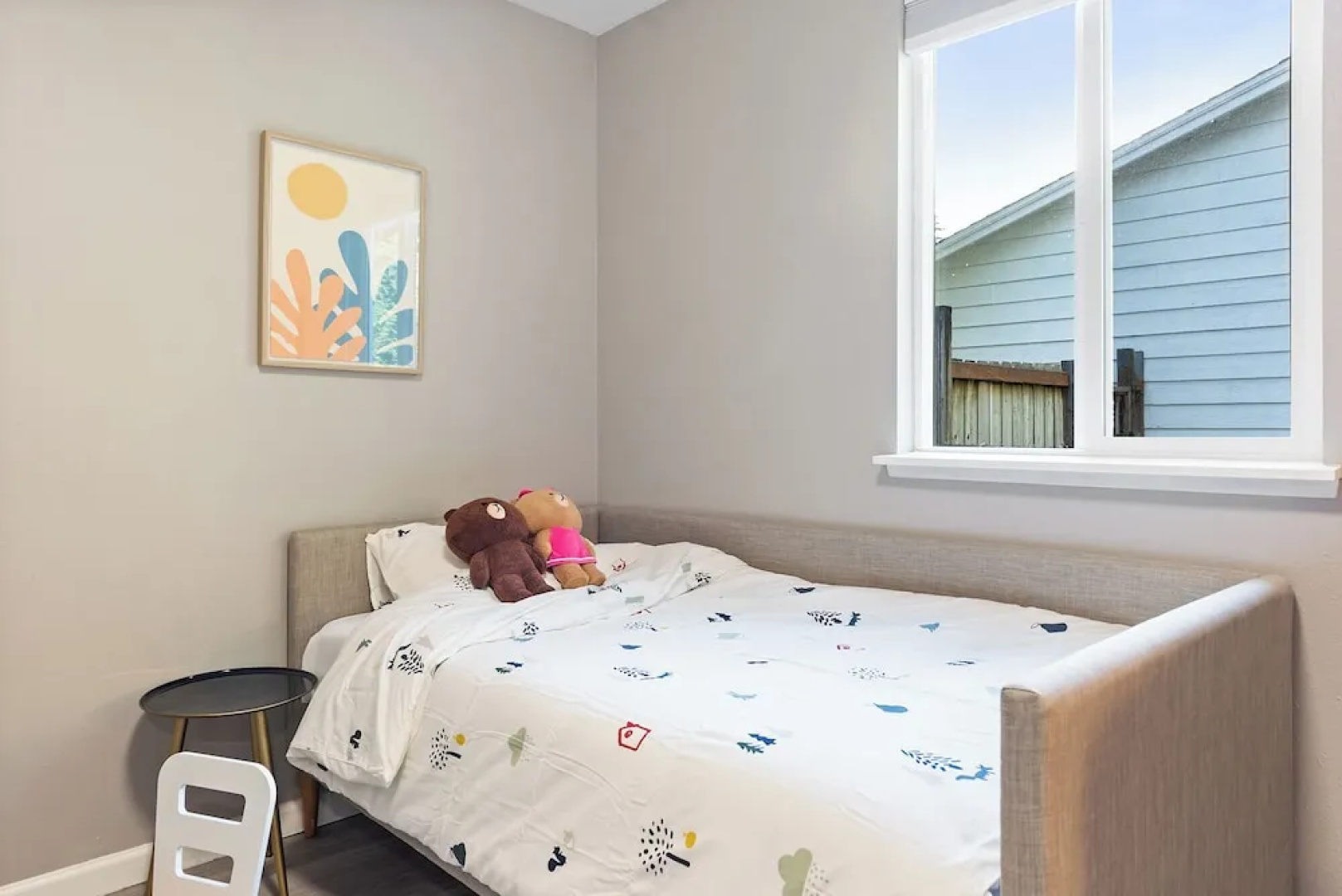 Cheerful Kirkland Home w/AC Big Yard, Walk to Beach