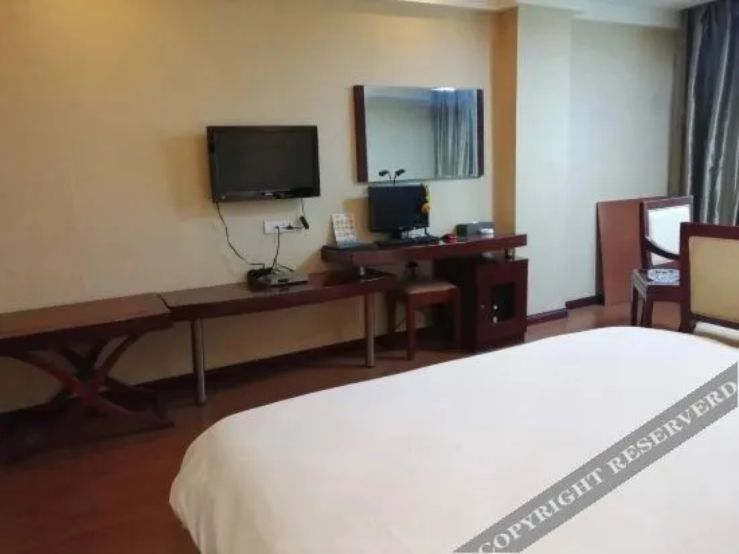 Qianjiang Marriott Holiday Hotel