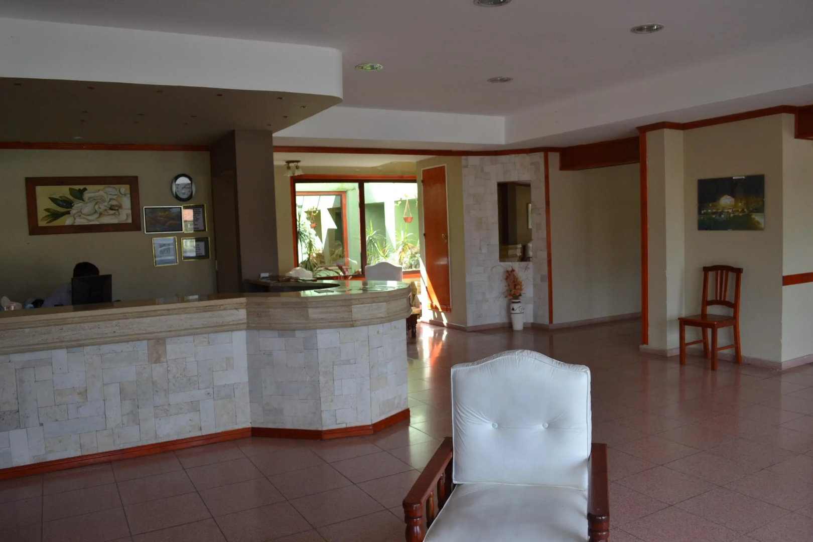 Check-in Hotel