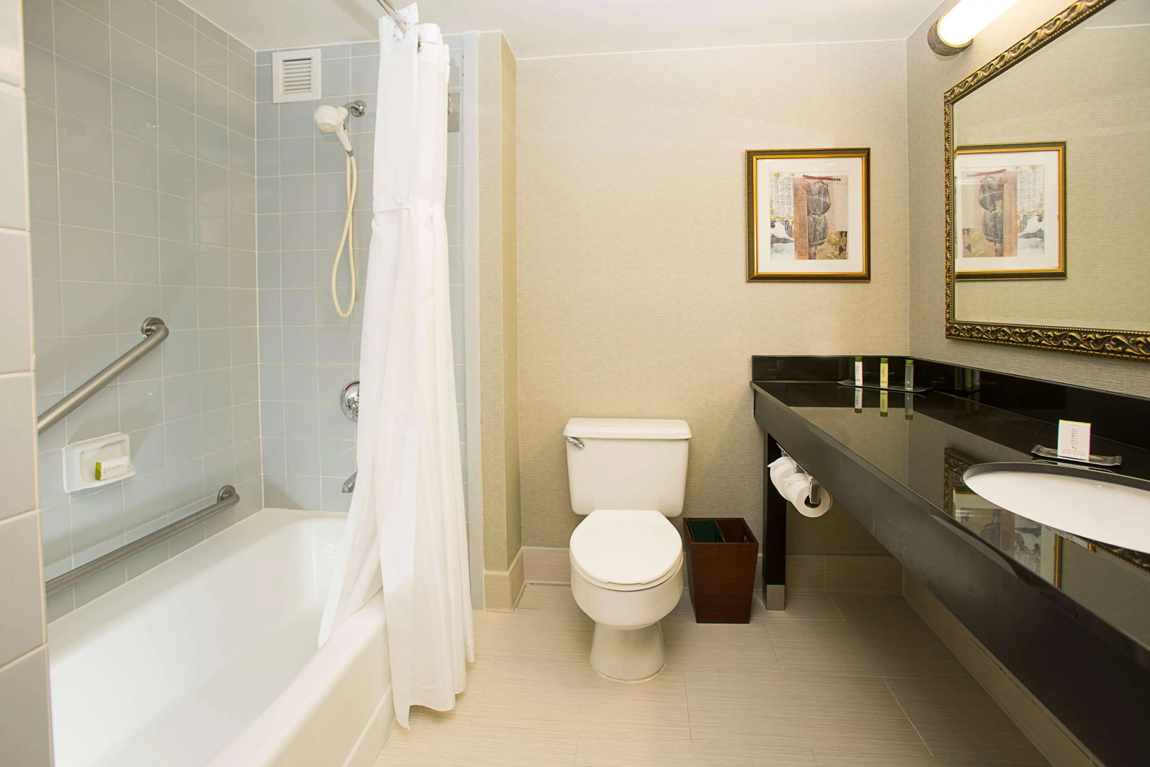 DoubleTree by Hilton Detroit Novi