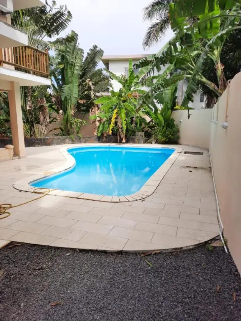 3 bedrooms villa at Blue Bay 500 m away from the beach with private pool enclosed garden and wifi