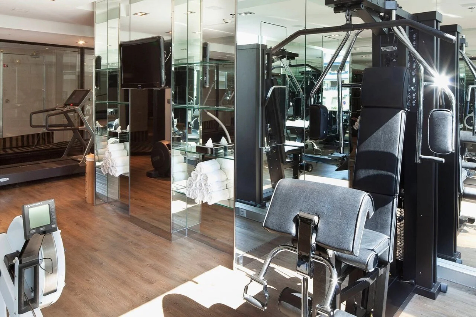 Отель JW Marriott Cannes