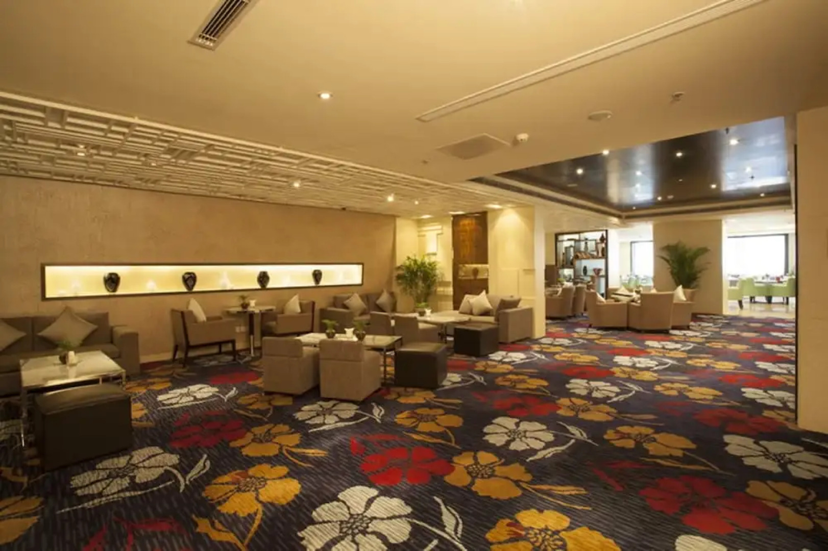 Lee Garden Service Apartment