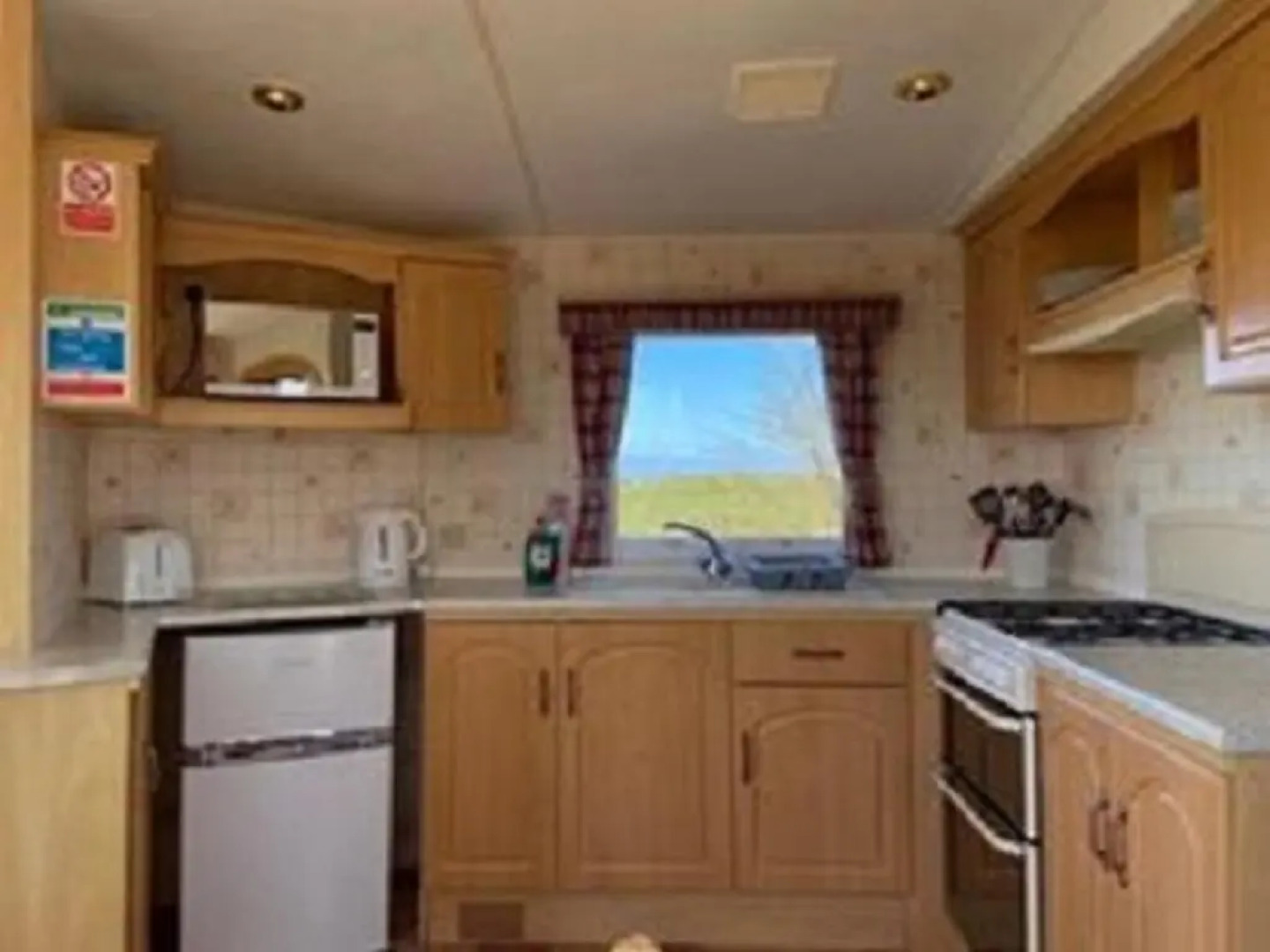 The Beach Hut, sleeps up to 4 guests and has a Private Hot Tub, FirePit, BBQ and is located in a Peaceful setting with Alpacas and gorgeous countryside views on Anglesey, North Wales