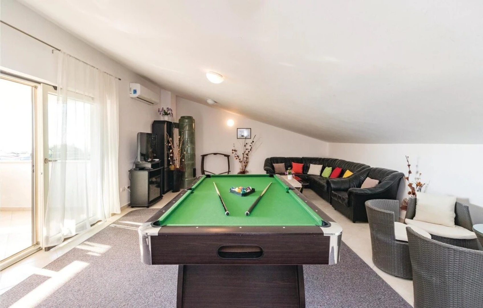 Awesome Home in Vodnjan With Wifi and 6 Bedrooms