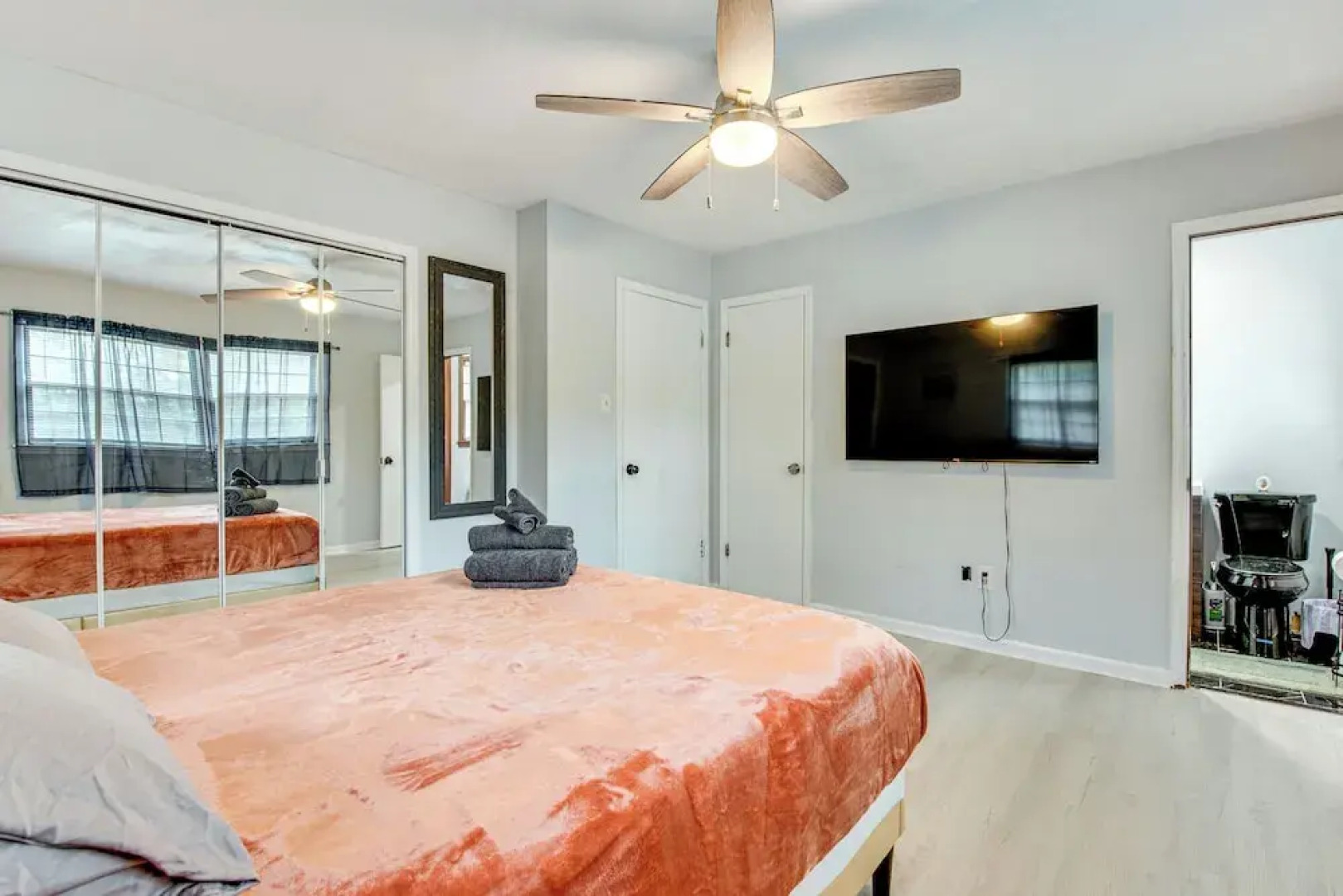 6 Mi to Airport: Riverdale Home w/ Private Pool!