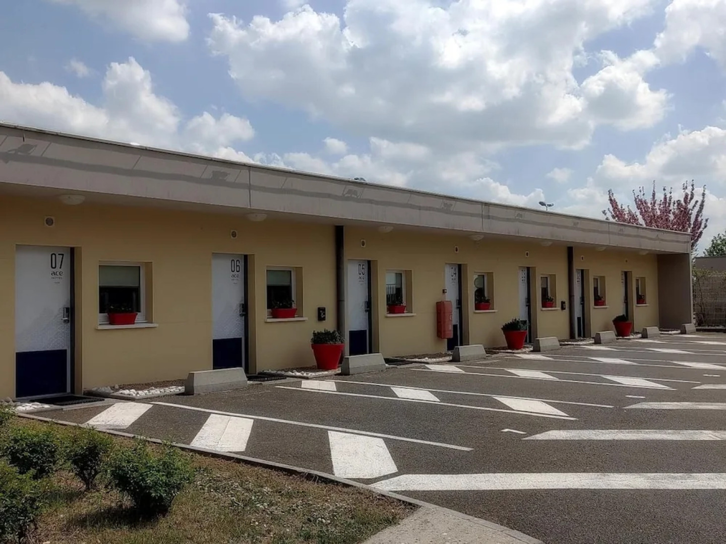 ACE Hôtel Travel Athée sur Cher - A85 Aire du Val de Cher