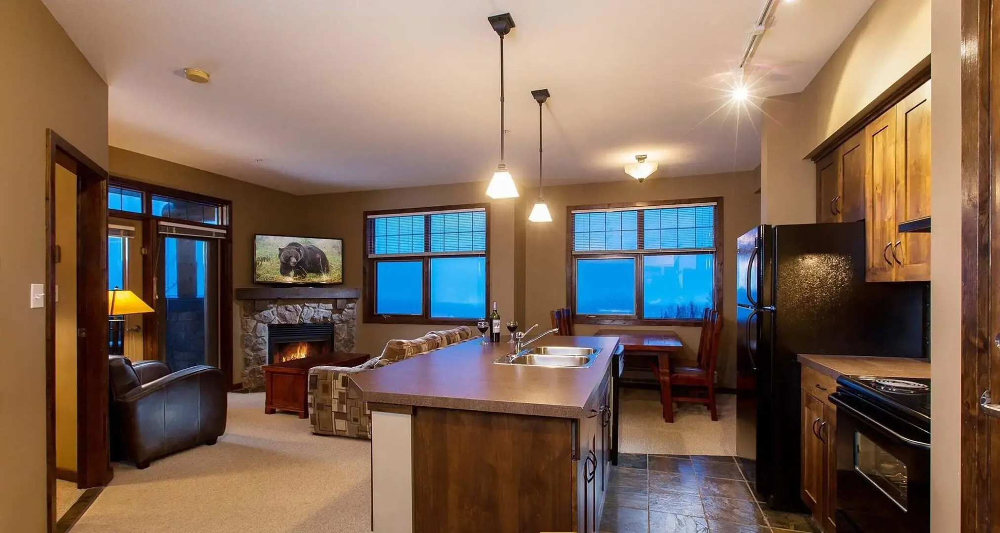 Glacier Mountaineer Lodge