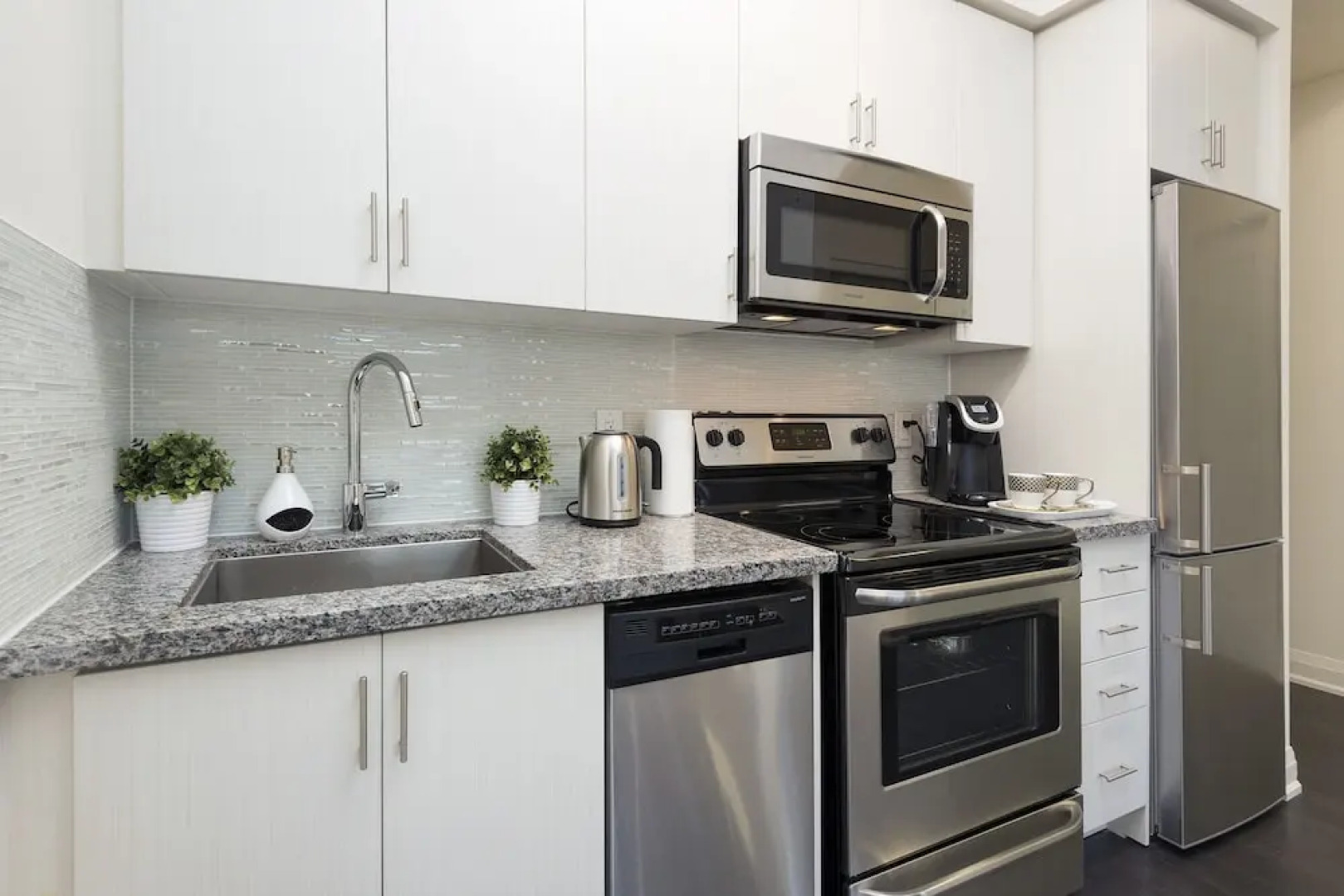 Diamond Vacation Homes - Bayview Avenue