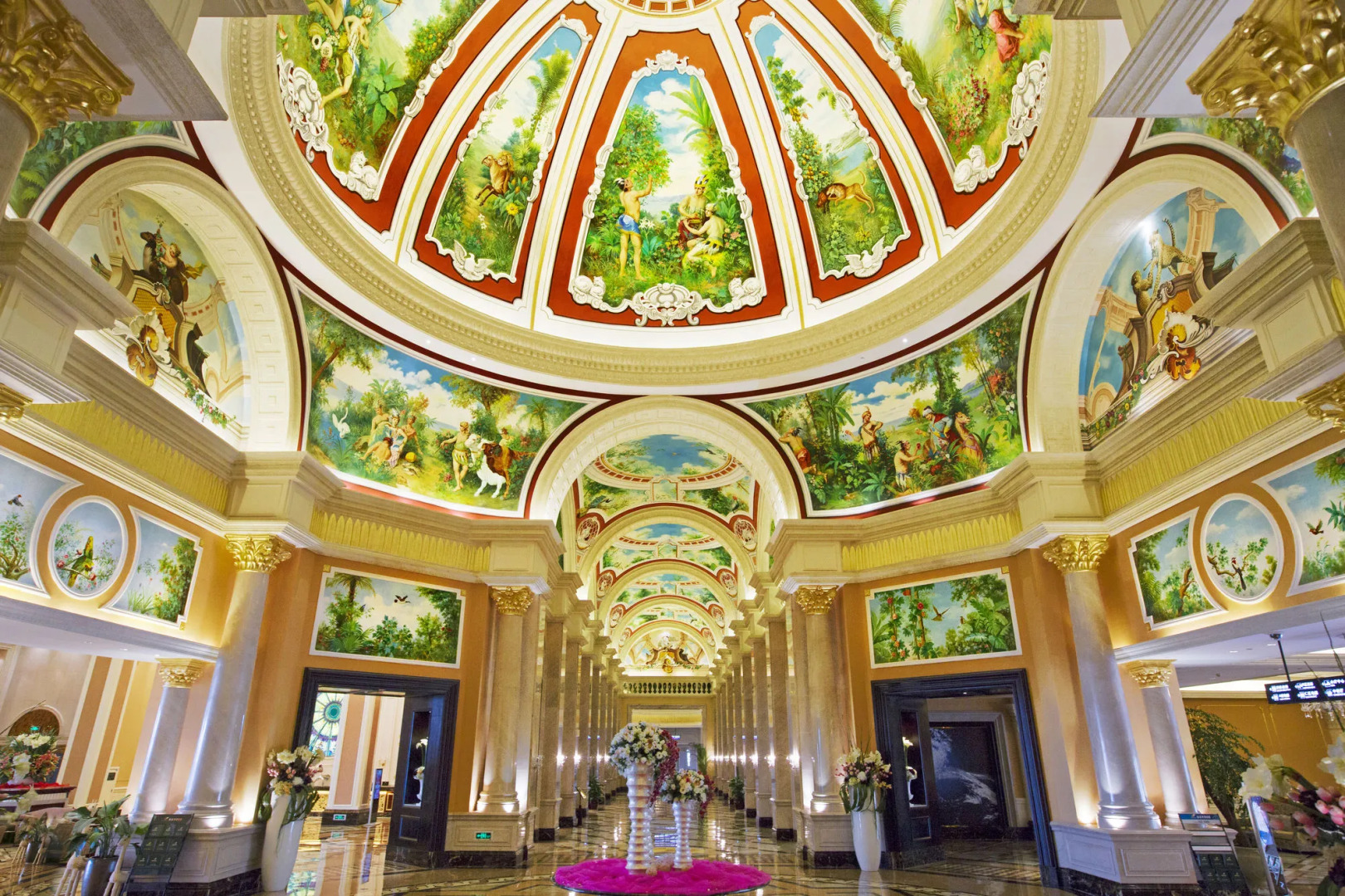 Zhangjiajie Country Garden Phoenix Suites Hotel