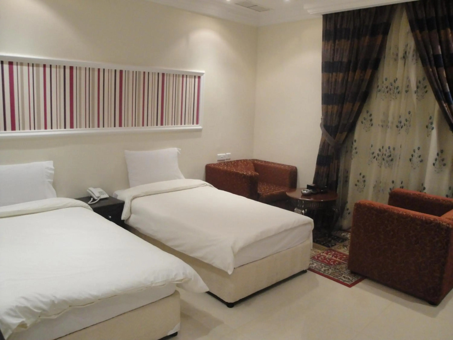 Marina Royal Hotel Suites