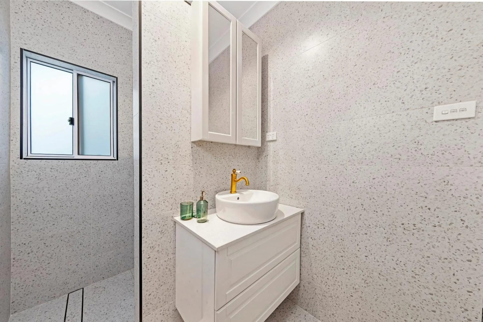 Kos Koliba - Ettalong Beach