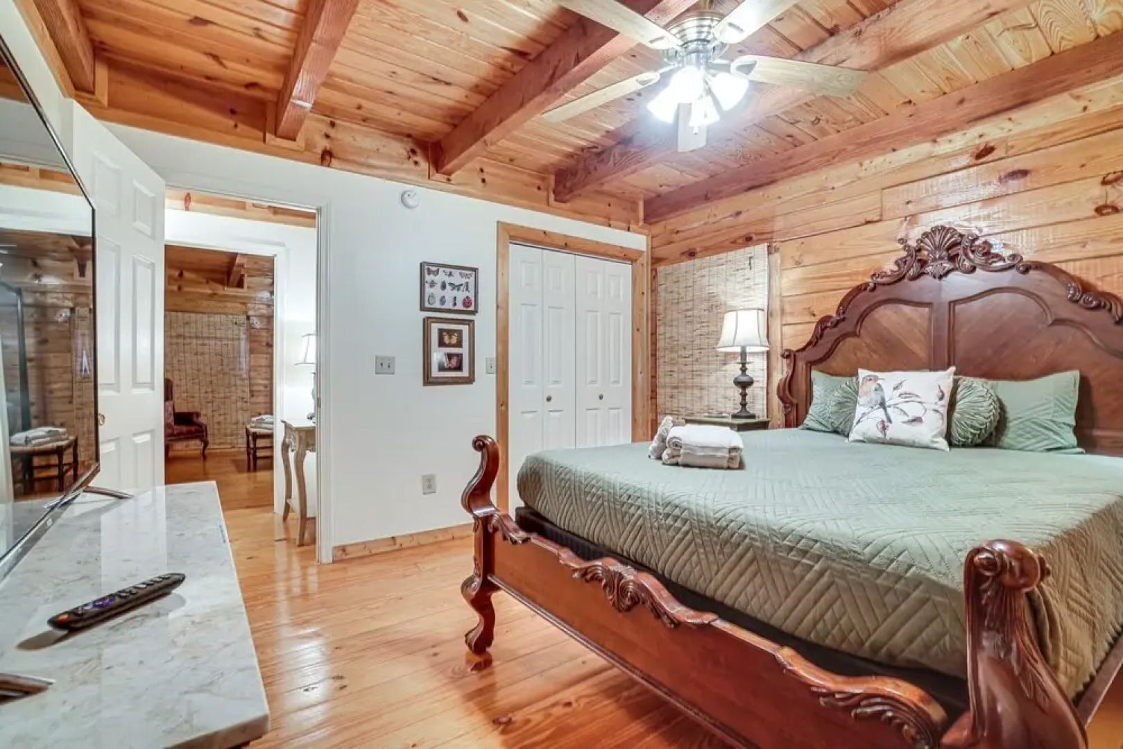Spacious Log Cabin in Helen w/ Deck & Pool Access!