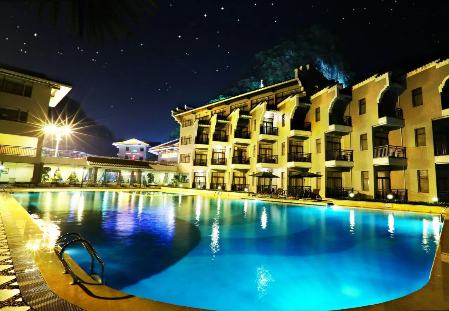 Green Lotus, River View Hotel