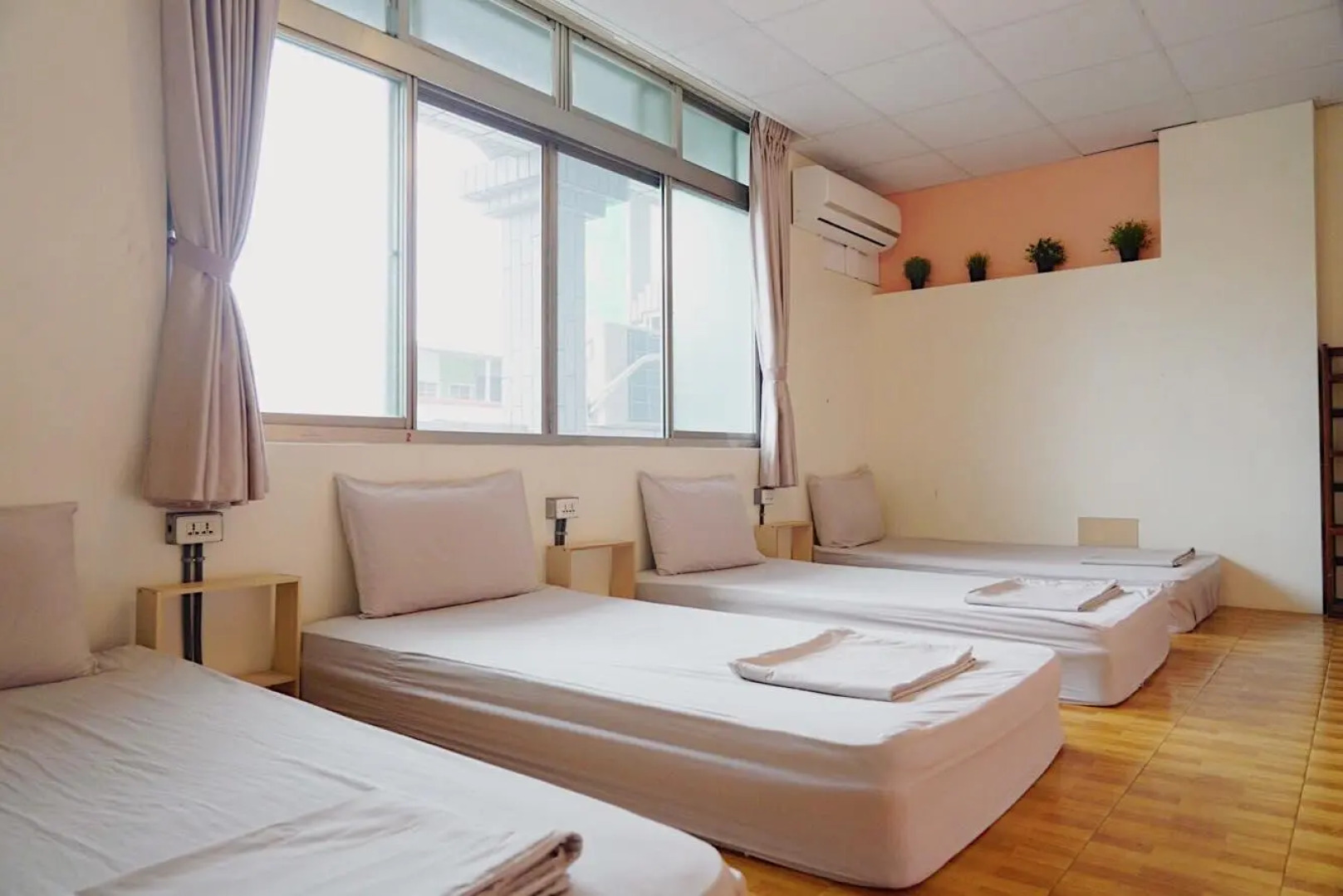 Dulan The Travel Bug Bistro Inn