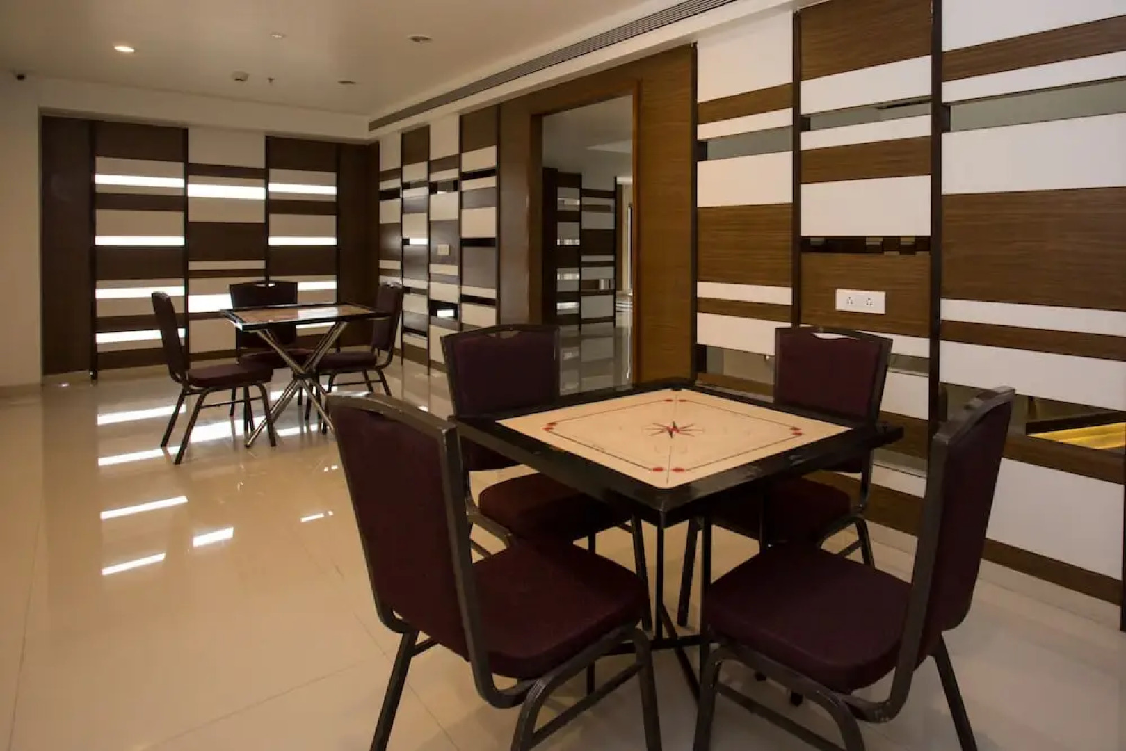 OYO 10881 Hotel Club 29