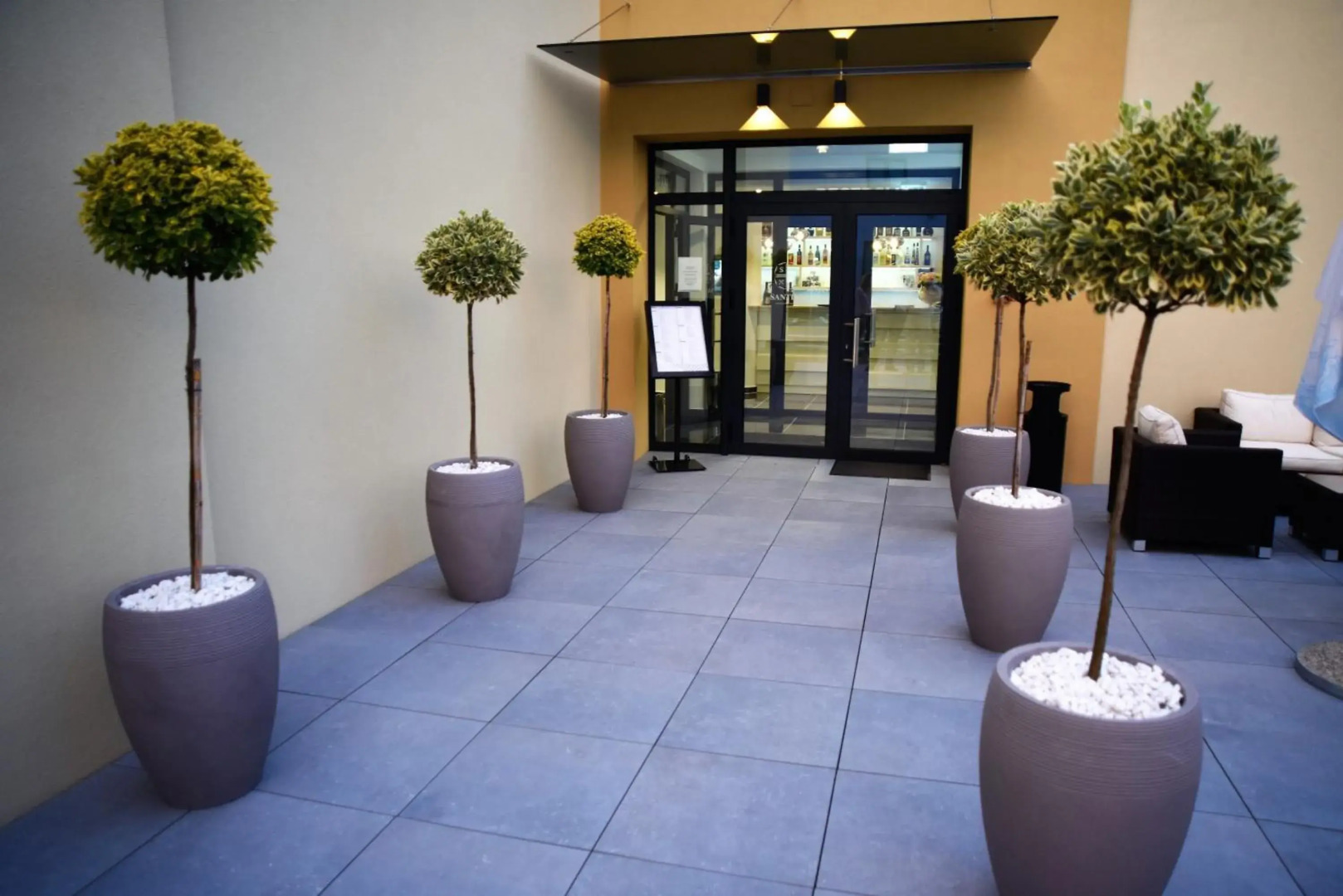 Santiny Hotel & Restaurant