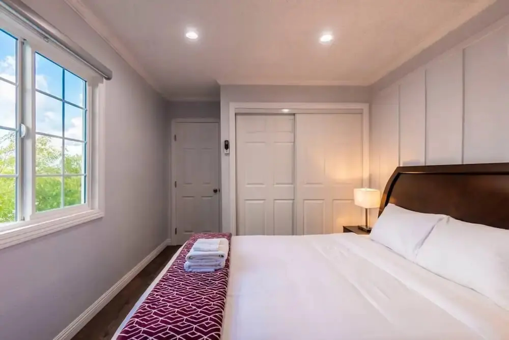 Stunning LA Luxury Retreat Ideal for Work or Play