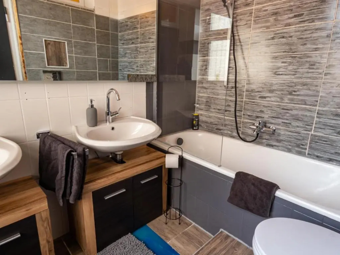 LUX-Appart 2 im Zentrum von Neuss nähe D Messe mit Amazon und Netflix