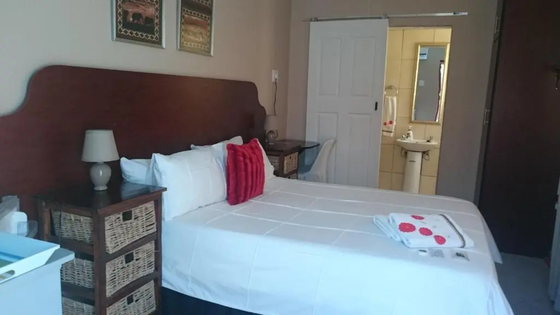 Rainbow Guest House and Tours