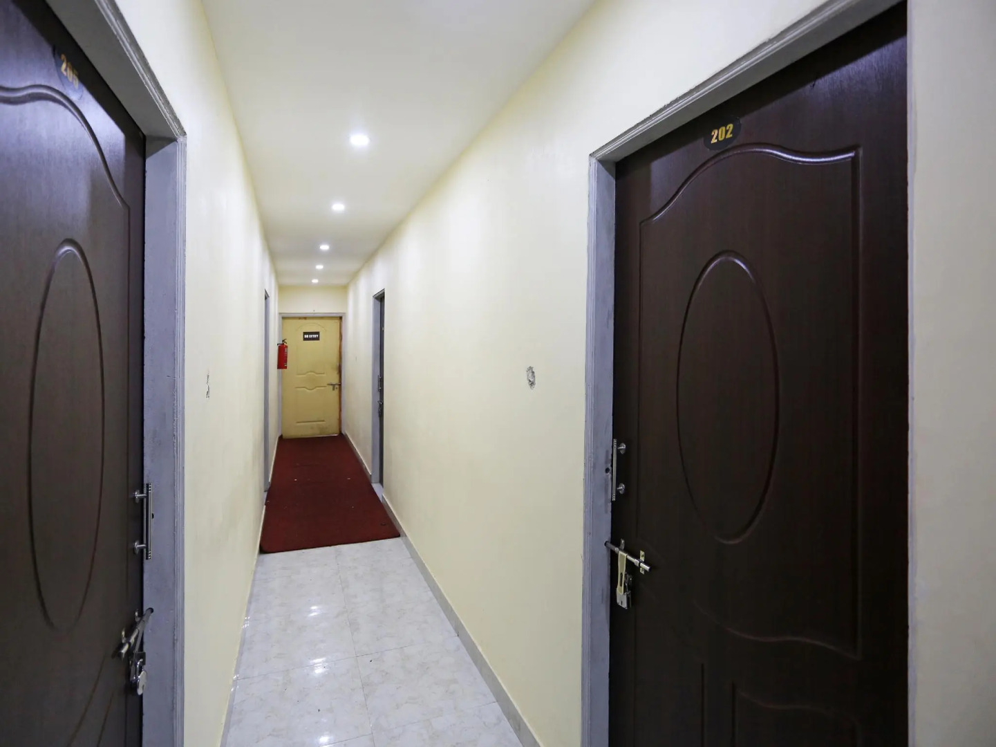 OYO 11547 Royal Treat