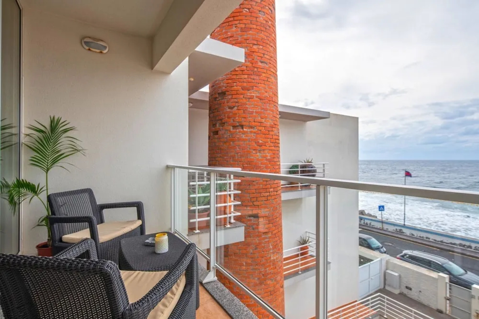 Paul Sunset Apartment