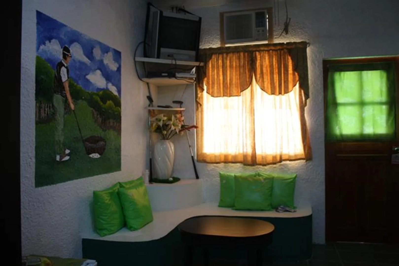 Kokomos Beach Resort