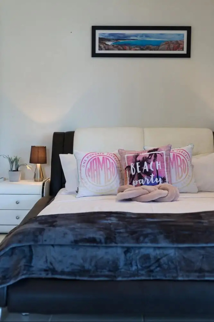 Cairns Beaches Home With Water View