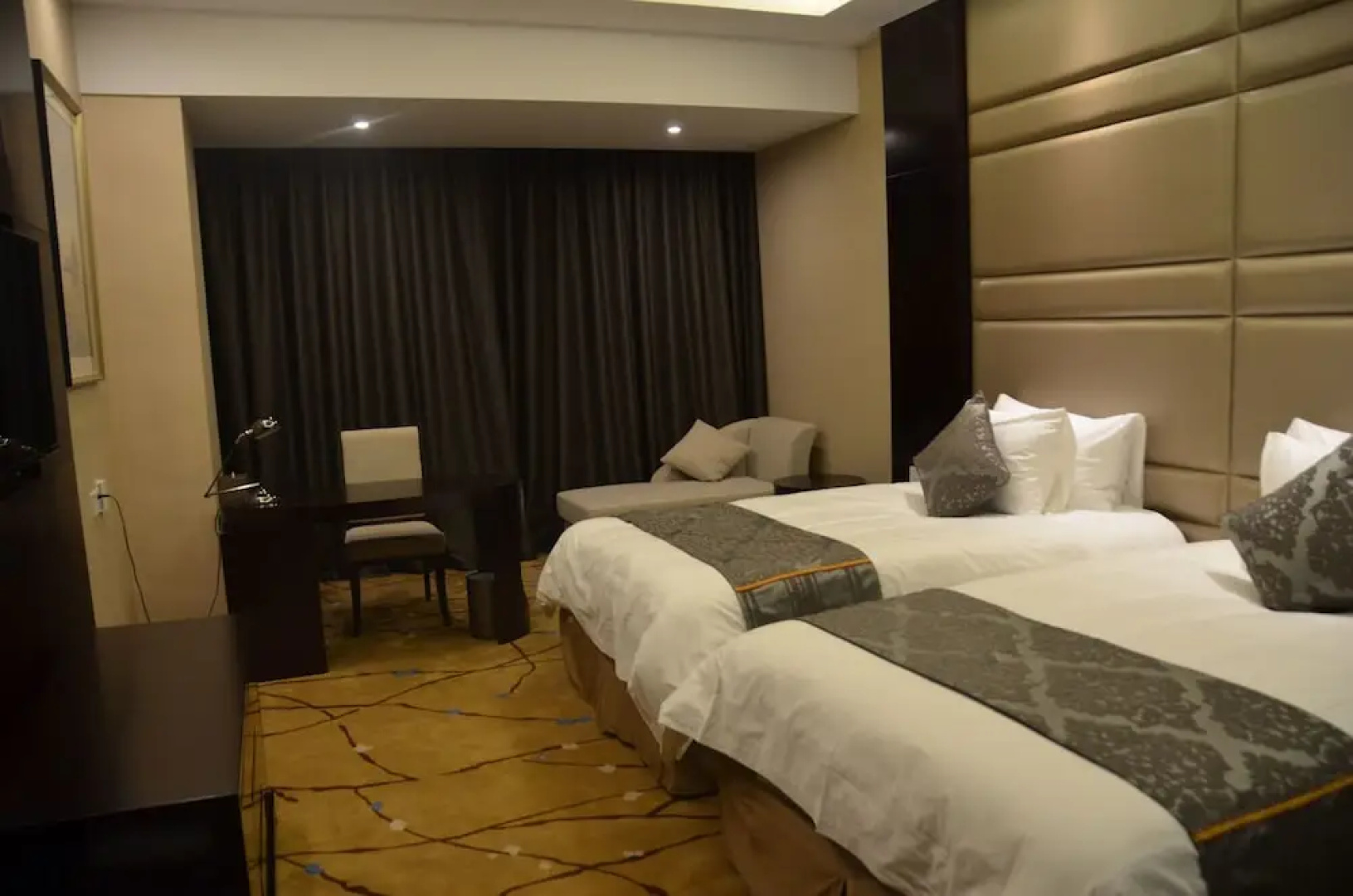 Linyi Damei Grand New Century Hotel