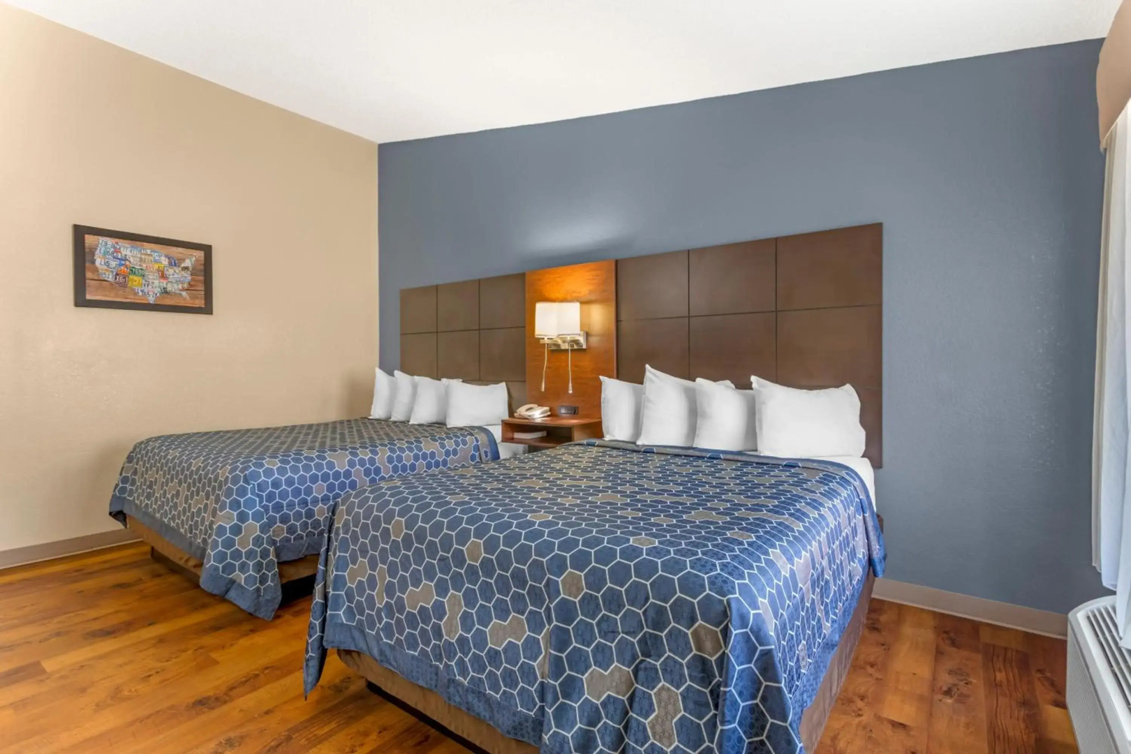 Econo Lodge Inn & Suites Gatlinburg at the Convention Center