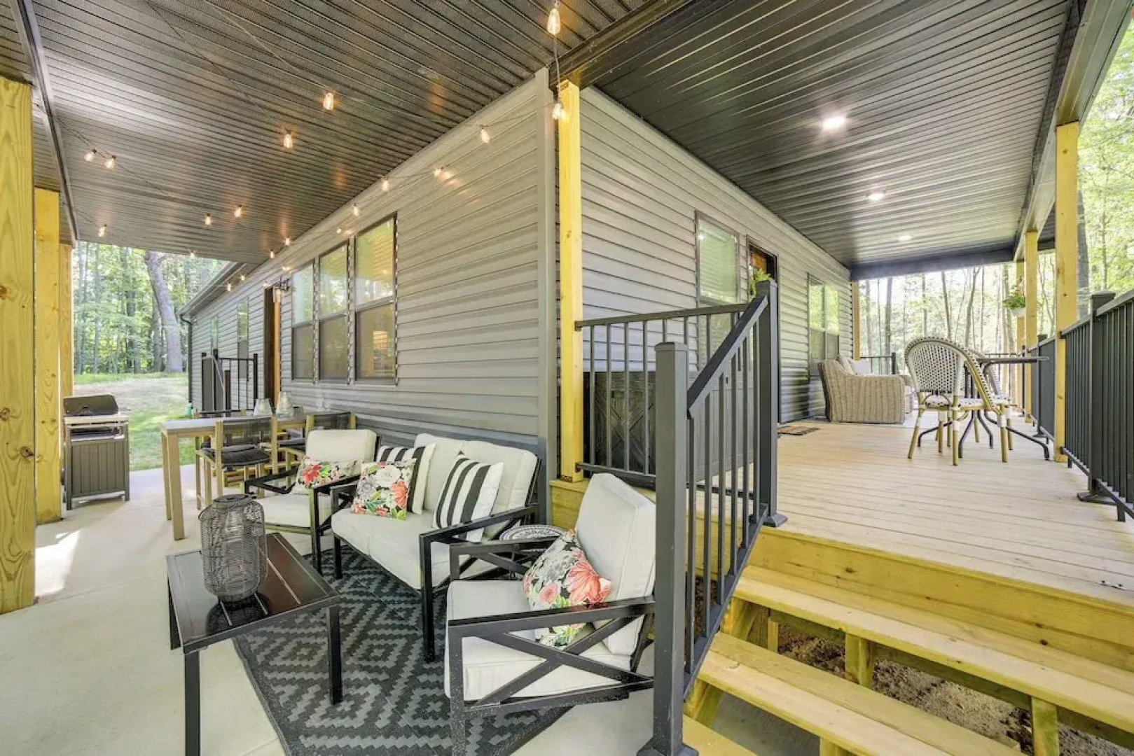 Lake Access, Pools & More: Family Home in Stanwood