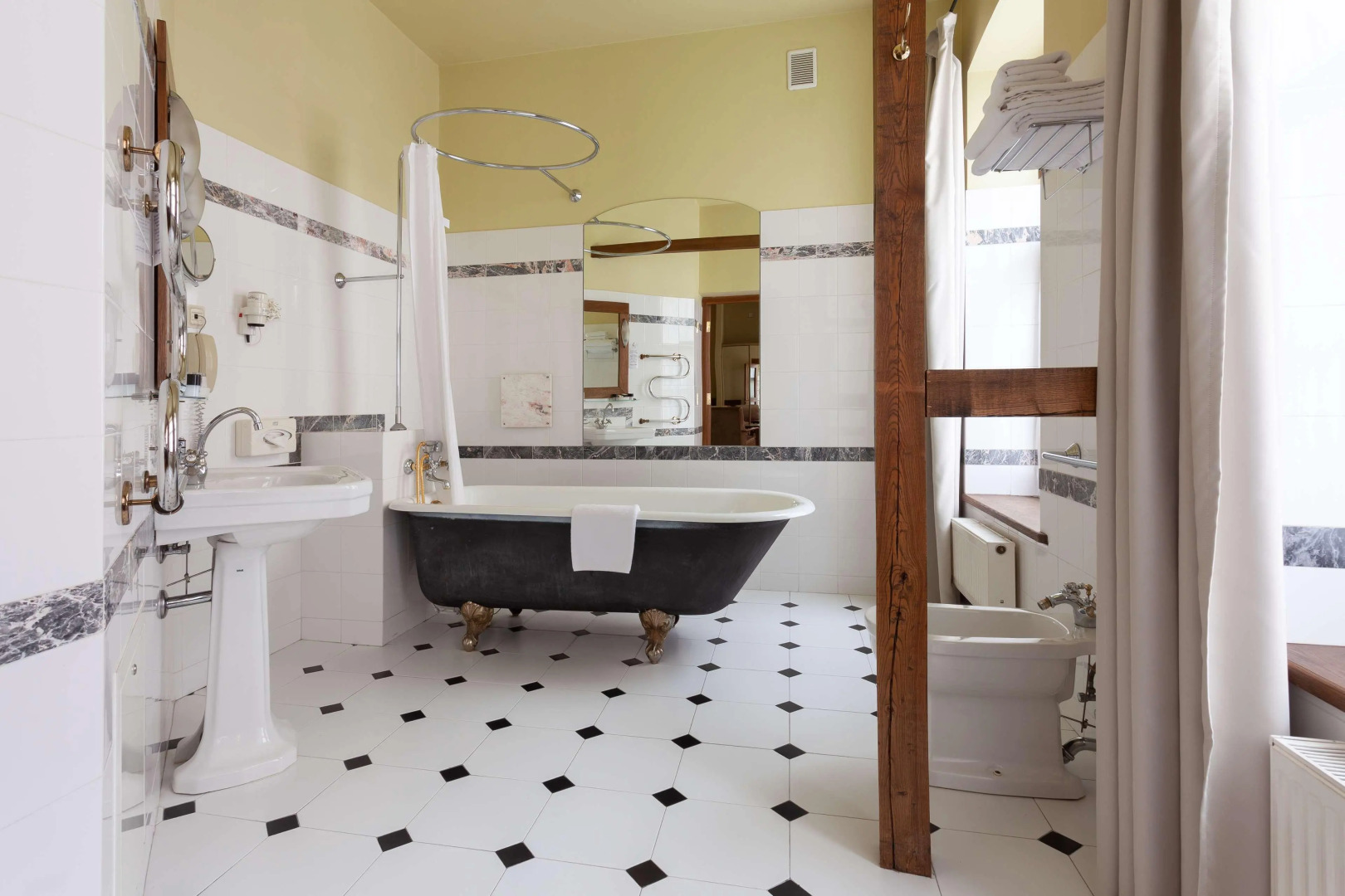 Отель Best Western Santakos