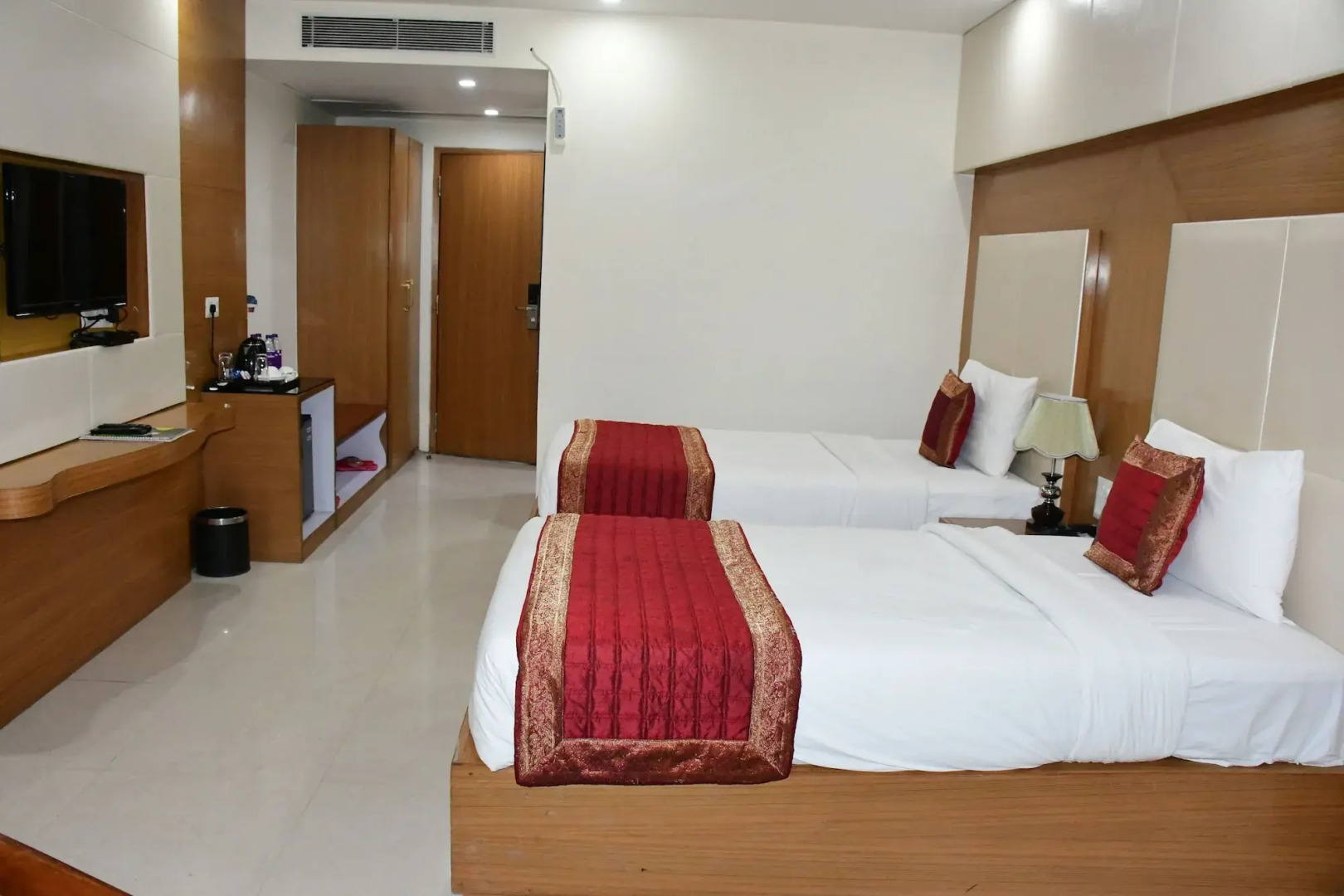 Hotel Anand International