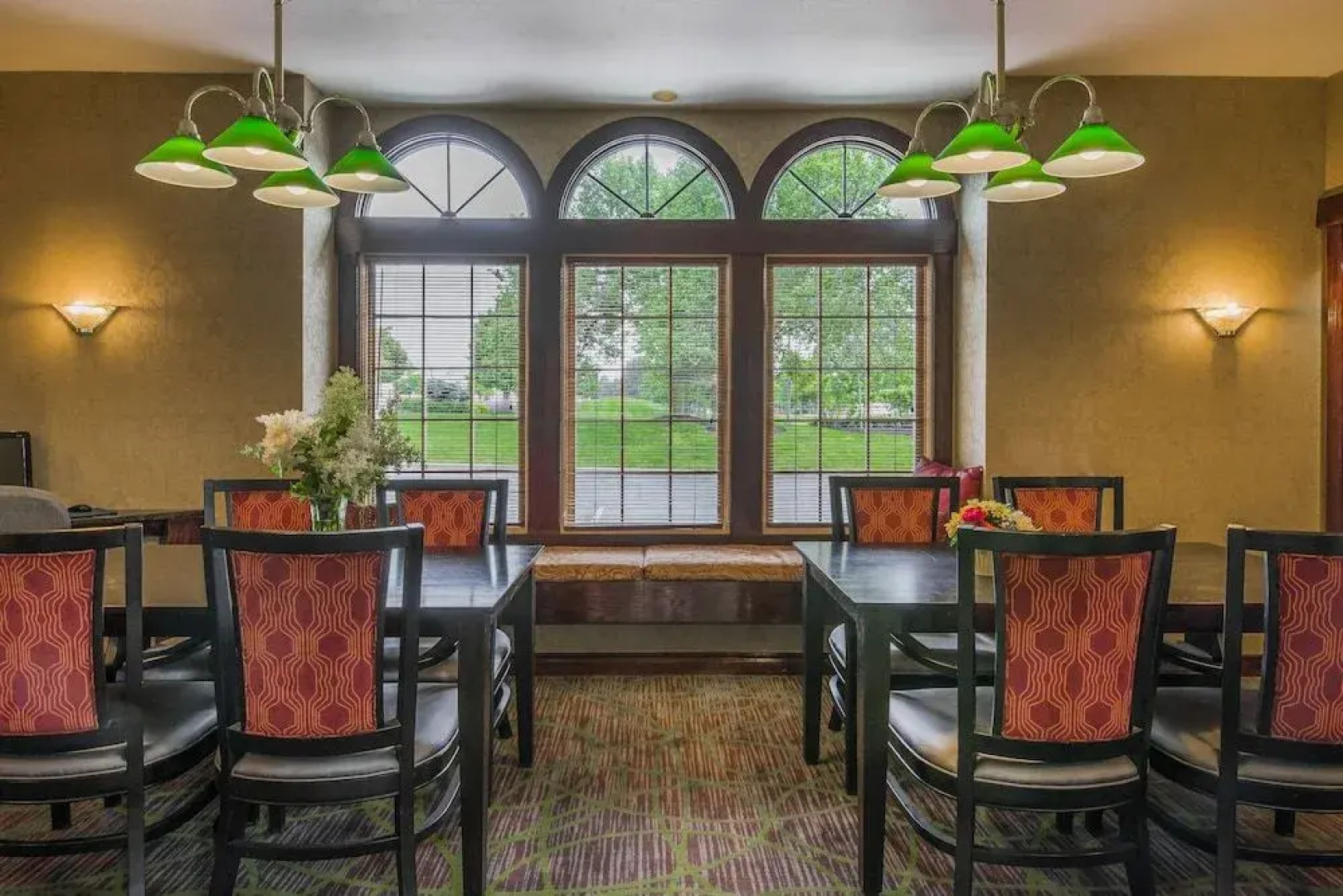 Cloverleaf Suites Columbus