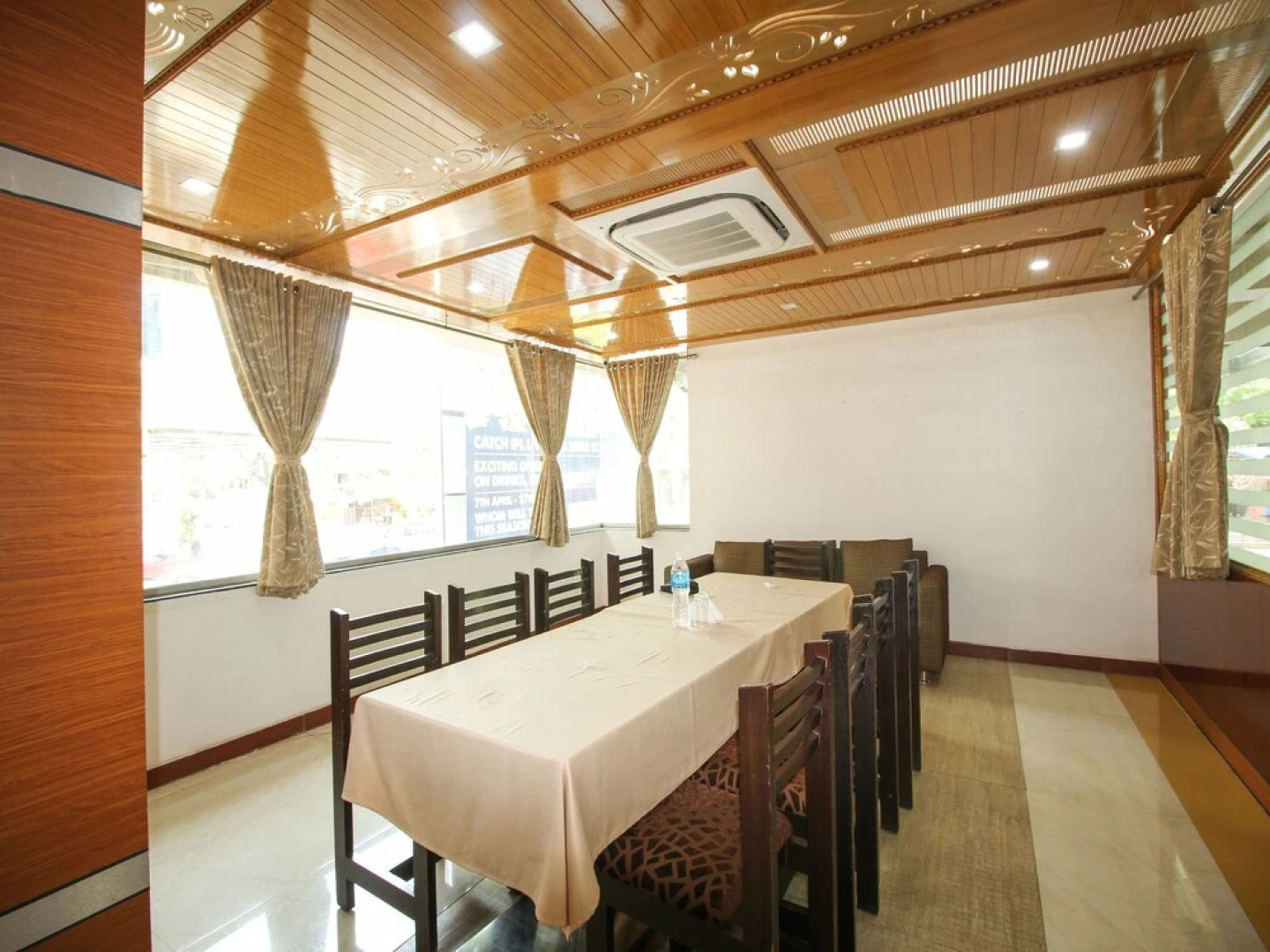 Capital O 3285 Hotel Radiant