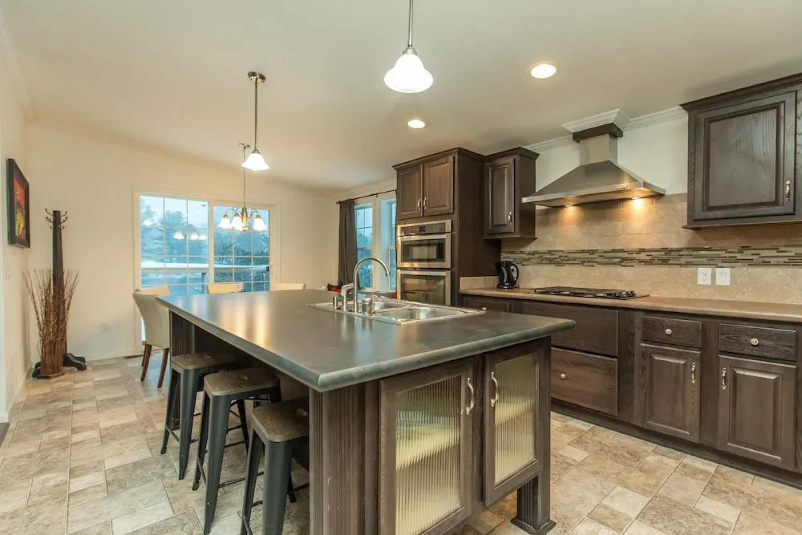 River Rock Walking Distance to Port Carling - Newer 3 bed 2 Bath