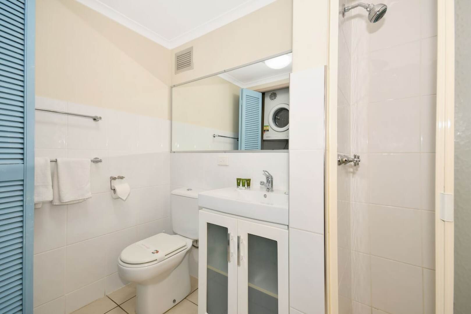 Shandelle Apartments