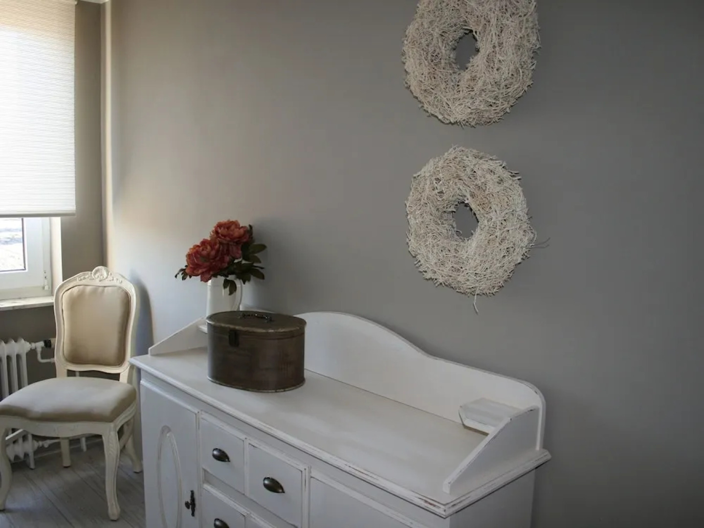 Opulent Holiday Home With Sauna, Jacuzzi & Playroom in Backemoor