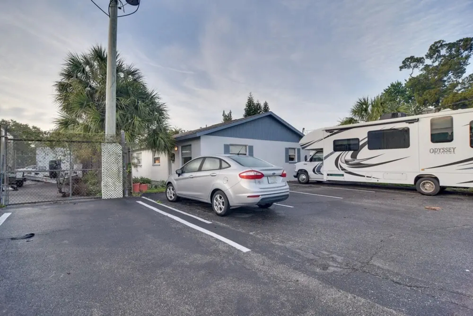 Ideally Located Palm Harbor Condo: Walk Downtown!